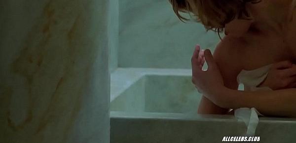  Milla Jovovich in Resident Evil 2002